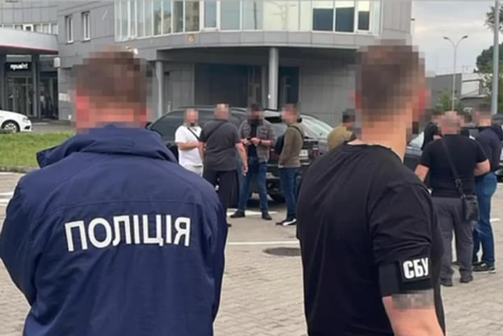 СБУ та поліція проводять відпрацювання в одному з районів Києва: можлива перевірка документів