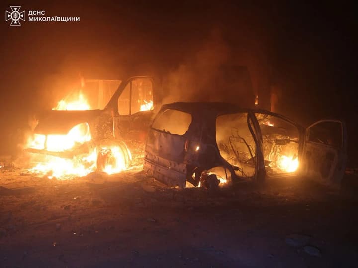 В Николаевской области из-за атаки рф произошел масштабный пожар на территории агрофирмы: показали последствия