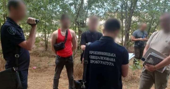 Під час отримання хабаря у $1000 за уникнення мобілізації, затримано посадовця Кропивницького ТЦК