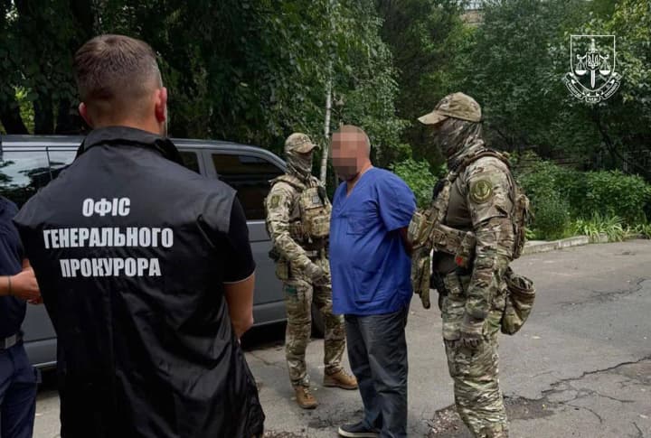 За гроші "оформлювали" ухилянтам інвалідність: у Києві викрили групу медиків, їм готують підозри