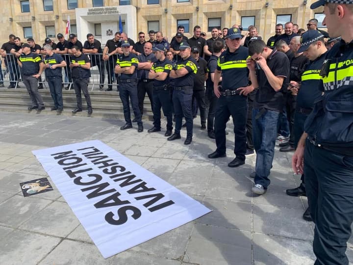 Понад 230 представників правлячої партії Грузії опинились під західними санкціями