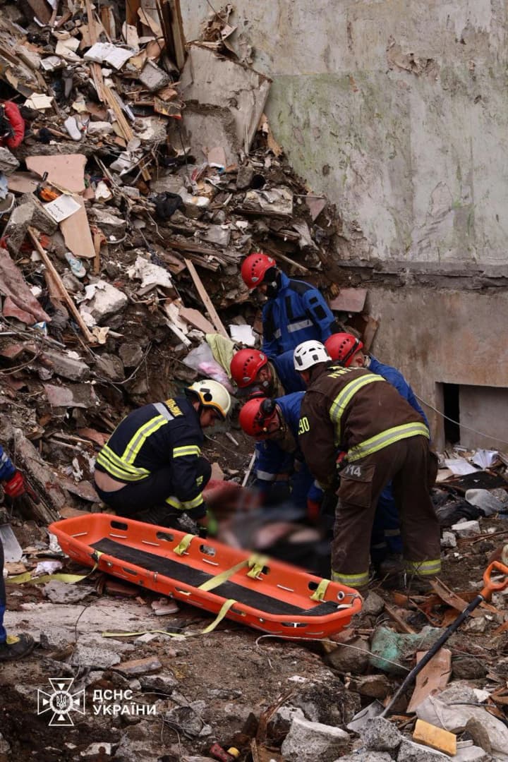 Body of a man recovered from under the rubble: the number of victims of the Russian attack in Kyiv increased to 14