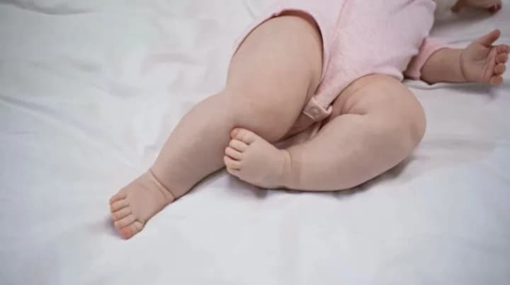 В Швеции у 10-месячной девочки появился «микропенис»: причины аномалии выяснили врачи