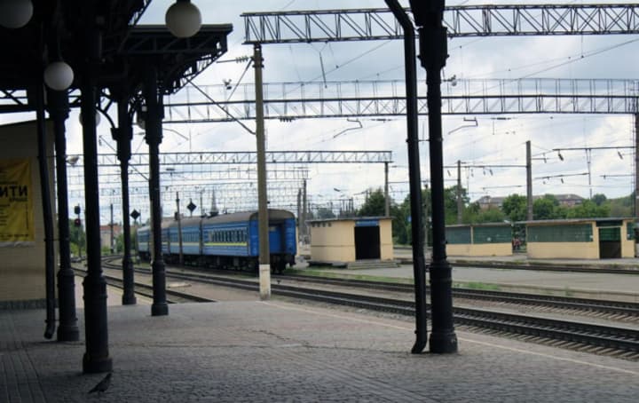 At Zhmerynka station, an electric train car and an electric locomotive section derailed