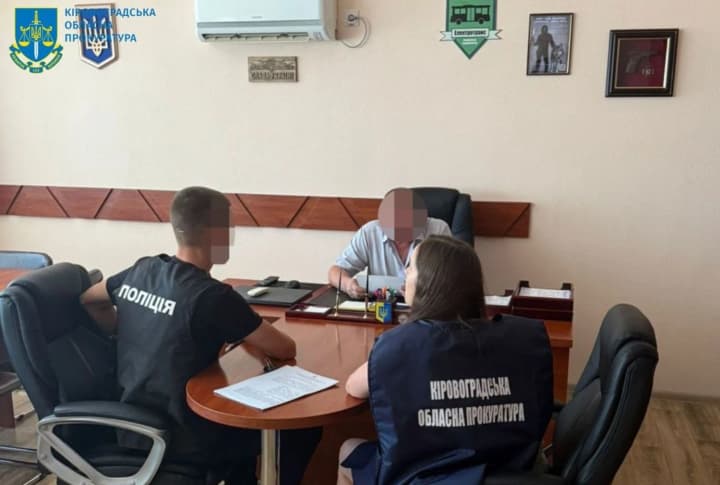 Розтрата та зловживання владою на Кіровоградщині зі збитками понад 100 млн грн: Кравченко заявив, що 22 посадовцям повідомлено про підозру