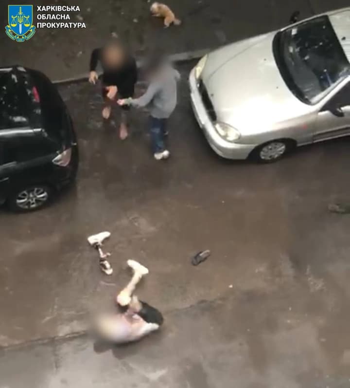 В Харькове мужчина выстрелил в ветерана ВСУ, а затем избил его