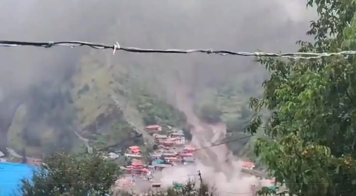 В Индии мощное наводнение смыло деревню с лица земли: шокирующее видео