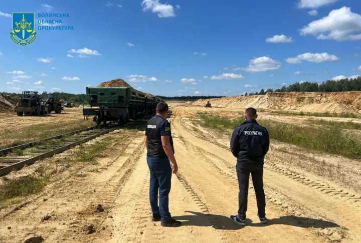 Замість працювати наживалися: Кравченко заявив про викриття масштабних зловживань чиновників на Волині та Прикарпатті