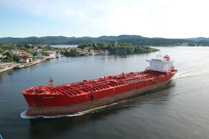 US-sanctioned tanker at scrapyard in India sold under strange contract - Bloomberg