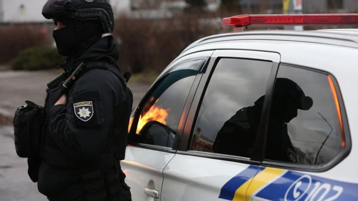 Стрельба в Черкассах: из МакДональдса медики вывезли раненого мужчину