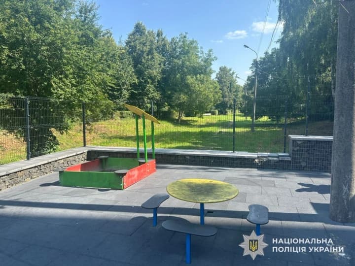 У Тернополі сталася стрілянина біля дитячого майданчика, причетний підліток - поліція