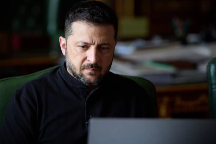 Зеленский обсудил дипломатическую работу по окончании войны и вступление в ЕС с премьером Эстонии