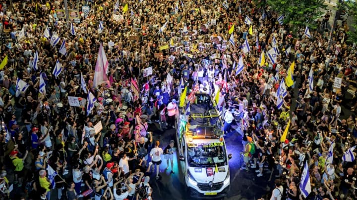 Thousands of Israelis protest Netanyahu's Gaza plan