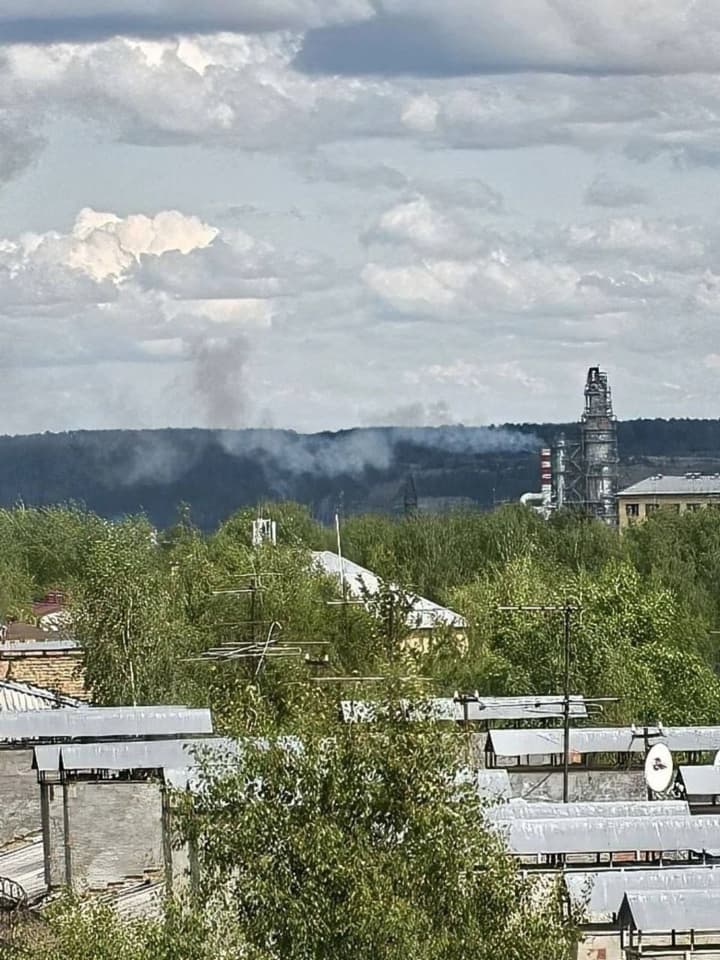 Не только саратов: в российском городе ухта дроны атаковали НПЗ, видео