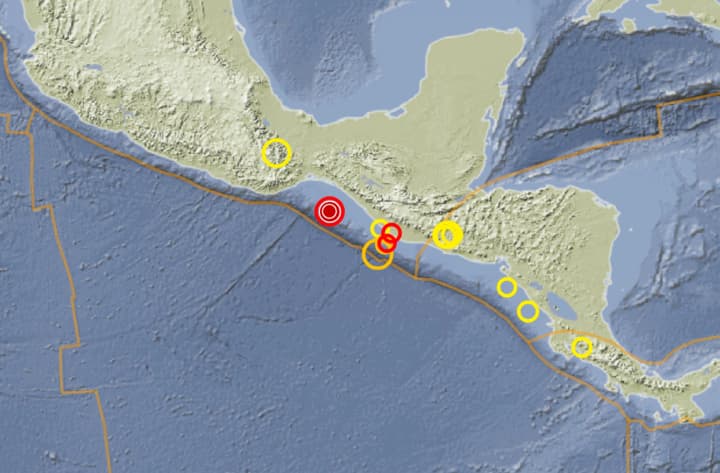 Сильний землетрус стався поблизу узбережжя Мексики