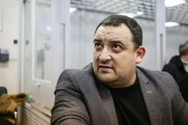 Обвиняемый во взяточничестве нардеп Кузьминых снова не явился в суд - прокурор требует принудительный привод