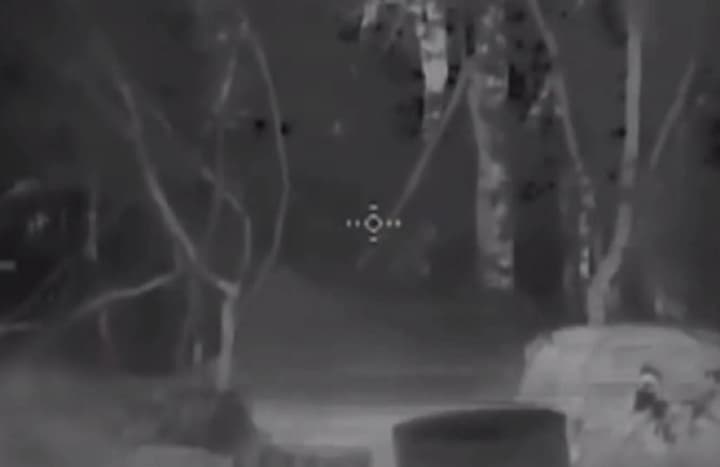 Украинские военные показали уничтожение танка Т-72 и склада ГСМ на Купянском направлении