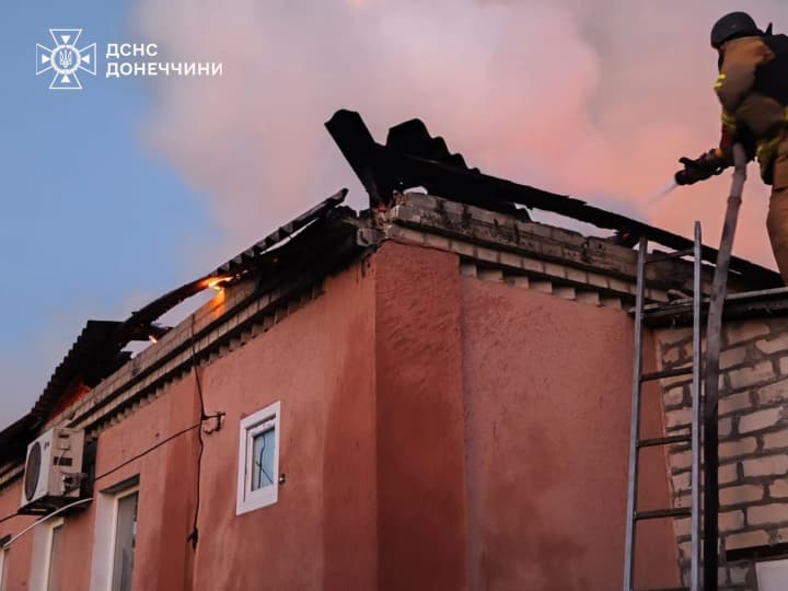 Нічний удар рф по Донеччині забрав життя двох людей, є постраждалі: показали наслідки