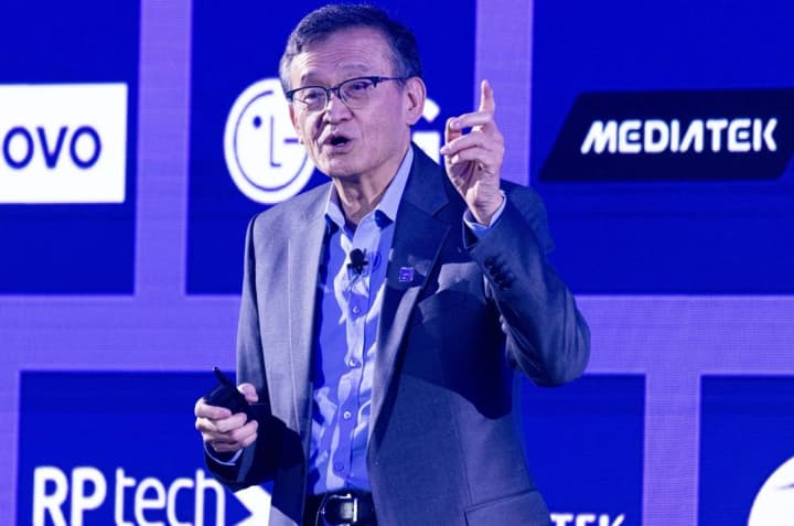 Уже открыт к сотрудничеству: Трамп меняет позицию по главе Intel после требования об отставке - FT