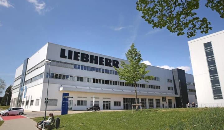 Связи в России и участие в «Рейхсбюргерах»: оборонная компания ФРГ отстранила от работы сотрудника после расследования