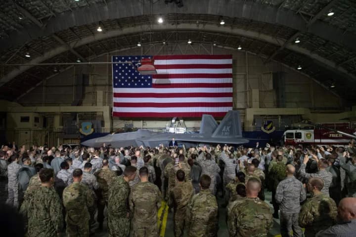 Встреча Путина и Трампа состоится на военной базе в Анкоридже - CNN