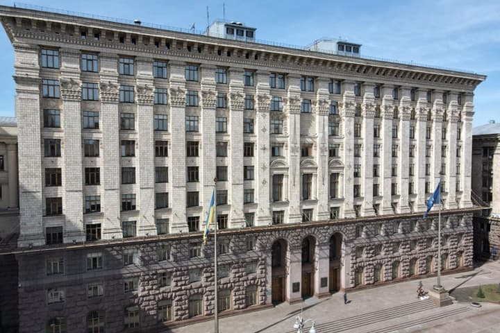 Посадовця КМДА підозрюють у недбалості через збитки від тимчасового закриття синьої гілки метро