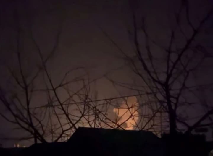 Нафтопереробний завод у російському волгограді під атакою дронів: що відомо