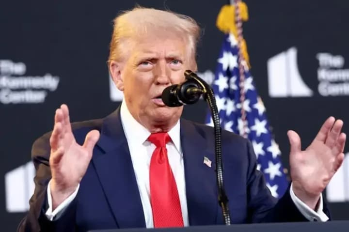 Трамп заявив, що США можуть надати гарантії безпеки Україні, проте є "але" - Politico