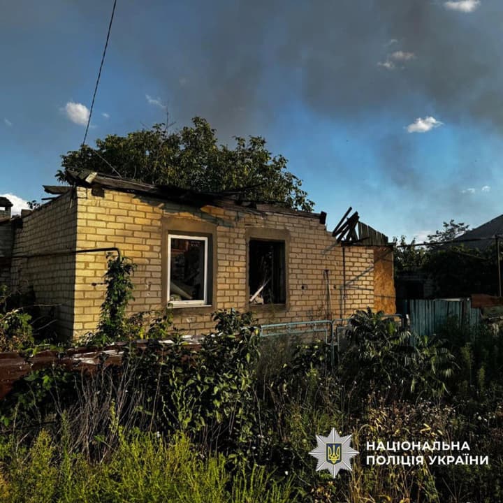 Донеччина під ворожим вогнем: ще троє загиблих, 7 КАБів та дрони атакували Добропілля