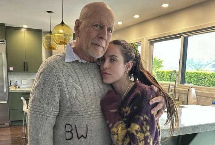 Дочка Брюса Вілліса зізналася про складне свято Дня батька через його деменцію