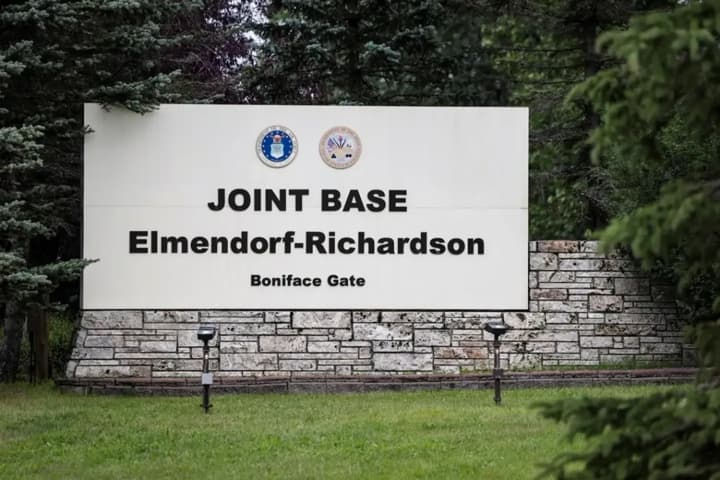 Hundreds of reinforcements and gun-to-gun: Bloomberg learned about the Secret Service's preparations for the summit in Alaska