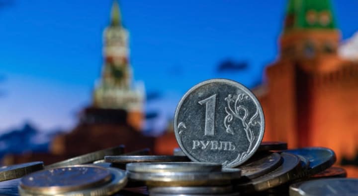 Russia's economy is split: the civilian sector suffers losses for the sake of war - Foreign Intelligence Service