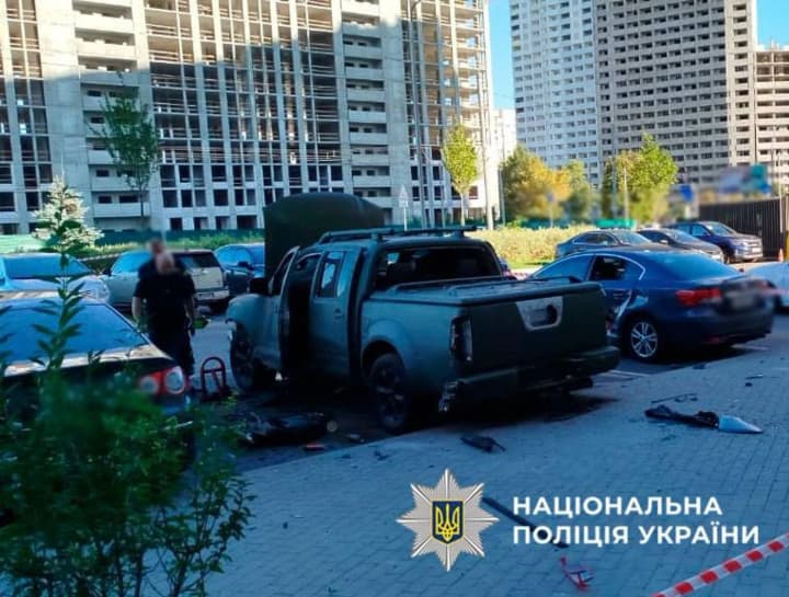 Вибух стався у пофарбованому під військовий автомобілі у Києві, є постраждалий - КМДА
