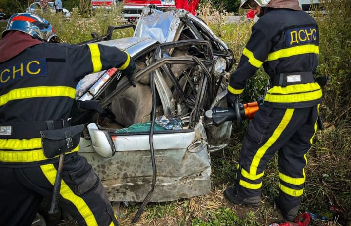 ДТП на трассе Киев-Одесса: Citroën столкнулся с Volvo, трое погибших, среди них - ребенок