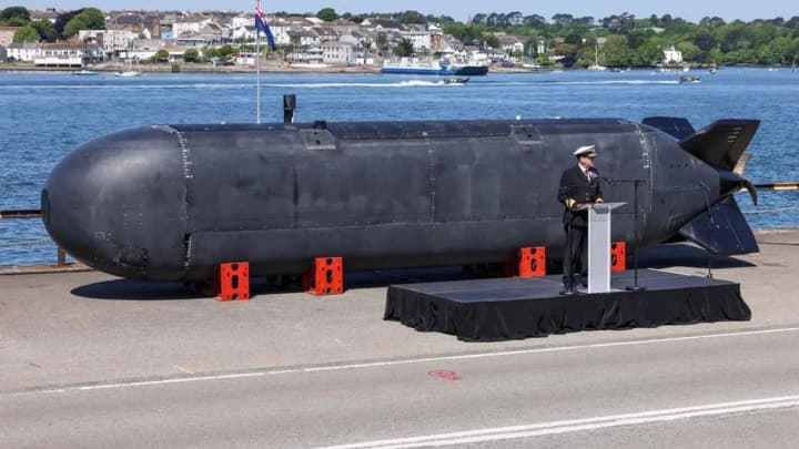 Велика Британія протестувала підводний дрон, яким керували з іншого кінця світу