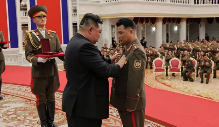 Kim Jong Un awarded DPRK soldiers who fought for Russia in Ukraine