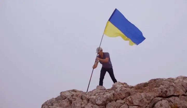 Росли в условиях унижения: из оккупированного Крыма эвакуировали двух украинских граждан в возрасте 21 и 22 лет