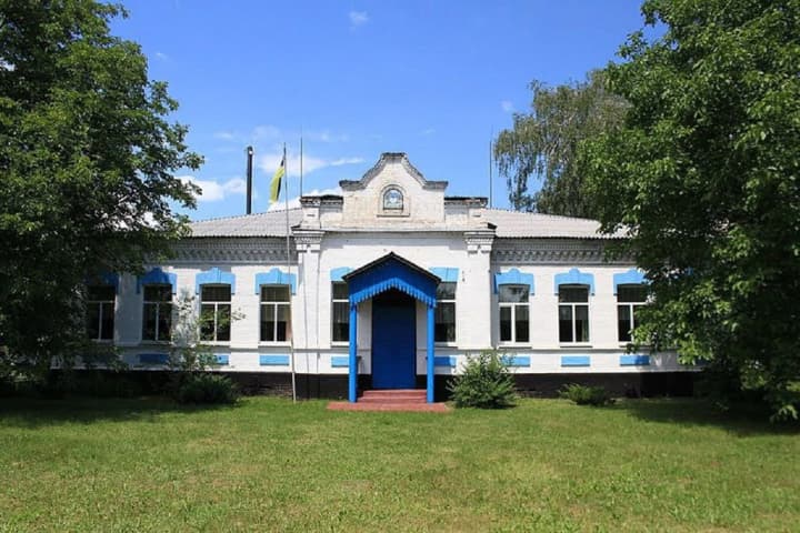 Загроза закриття: ВР закликала Уряд забезпечити фінансування малокомплектних шкіл