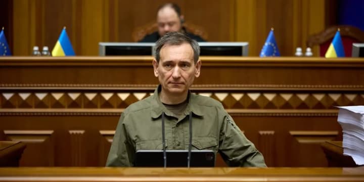 Выезд за границу мужчин до 25 лет: Вениславский рассказал, когда законопроект могут рассмотреть на комитете и в Раде