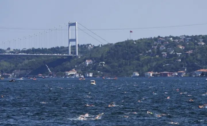 російський плавець зник під час запливу в протоці Босфор у Туреччині