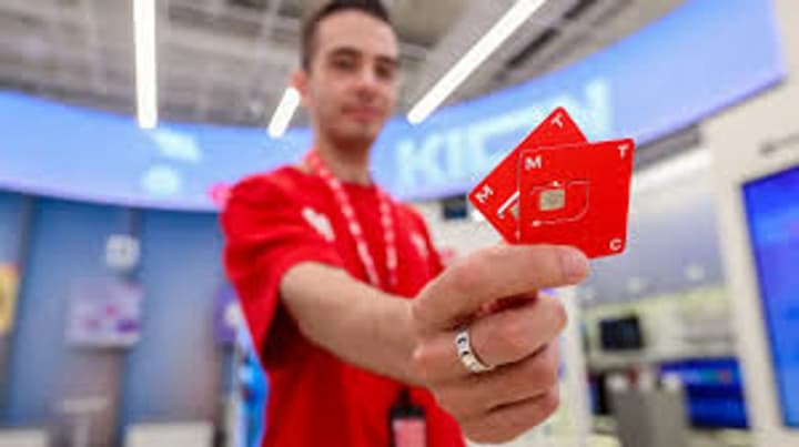 В РФ покупателей SIM-карт с сентября обяжут снимать на камеру