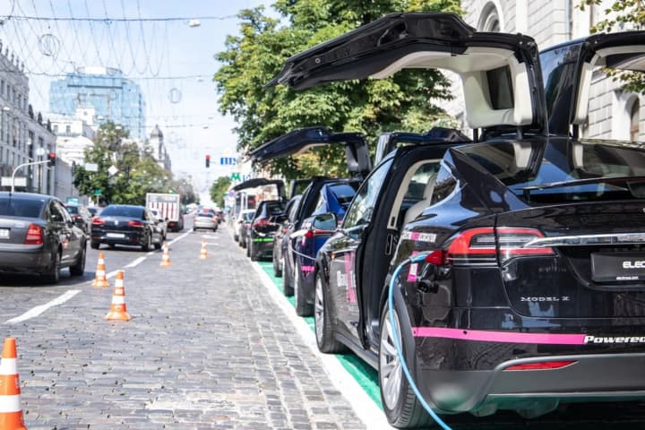 Темні кольори автомобілів підвищують температуру повітря в містах Європи - дослідження