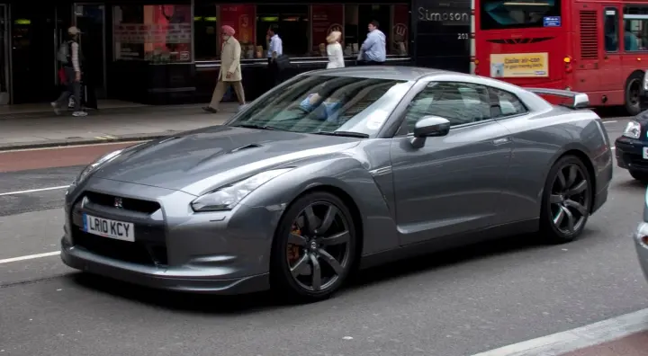 Nissan підтвердив повернення легендарного GT-R: що відомо про майбутнє "Годзілли"