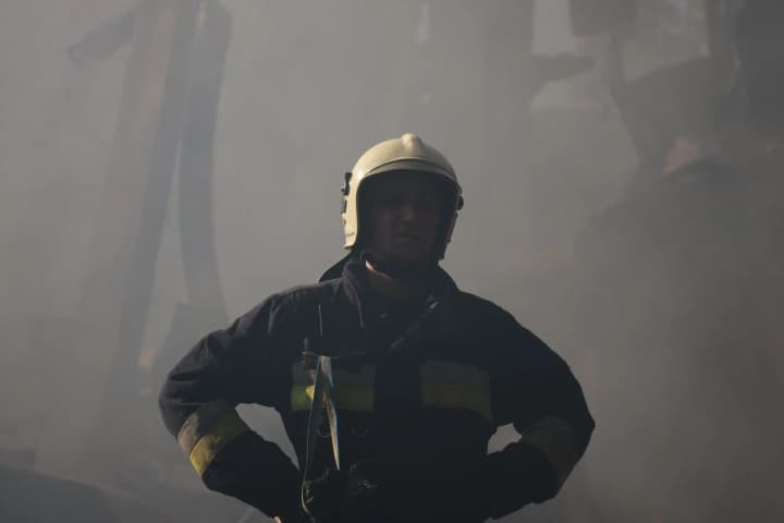 Russian attack hit "Ukrposhta" branch and "Nova Poshta" depot, with casualties, possible delays