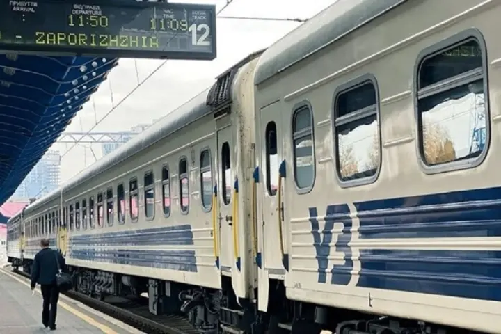 Більшість поїздів повертаються до графіка, рух відновлять 29 серпня - "Укрзалізниця"