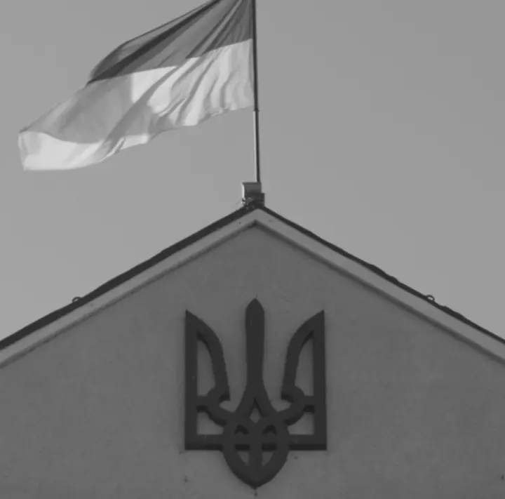 На вокзалах Украины сегодня звучит гудок в память о погибших за независимость защитниках