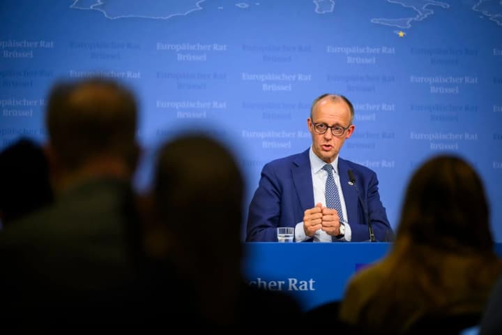 путін хоче відновити радянський союз - Мерц