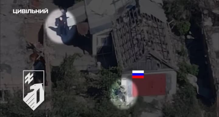 Russian soldier shot an elderly man in the yard in Donetsk Oblast