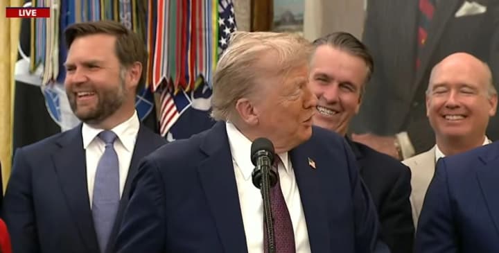 "Действительно? Я этого не видел": Трамп отреагировал на слухи о своей смерти