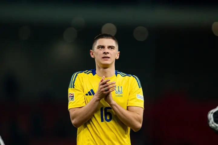 Збірна України втратила ще одного ключового гравця перед відбором на ЧС: Миколенко залишив табір команди 